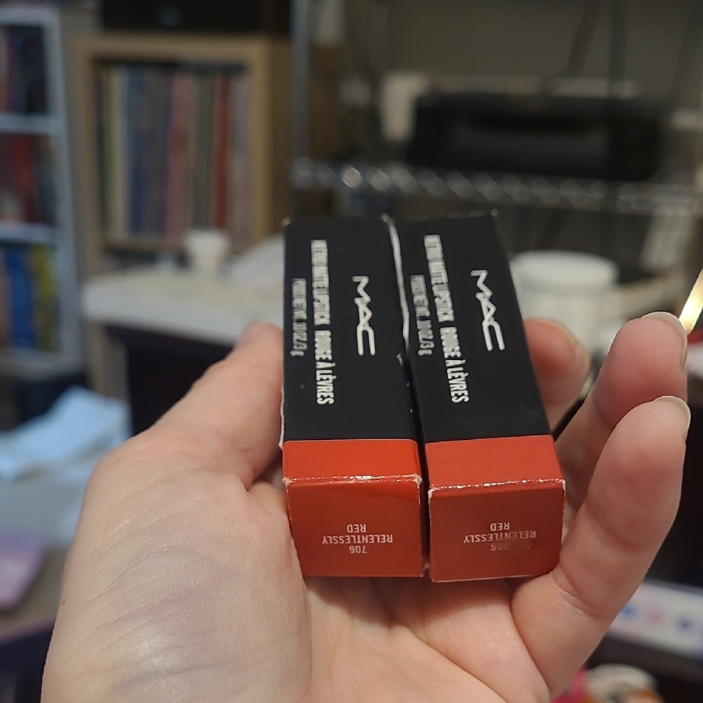 ONE MAC Relentlessly Red Lipstick